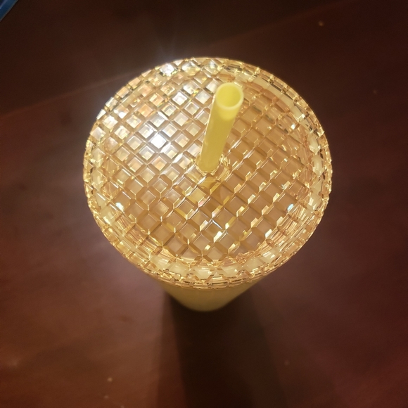 Starbucks heartfelt collection yellow 2023 cold tumbler - Picture 3 of 6